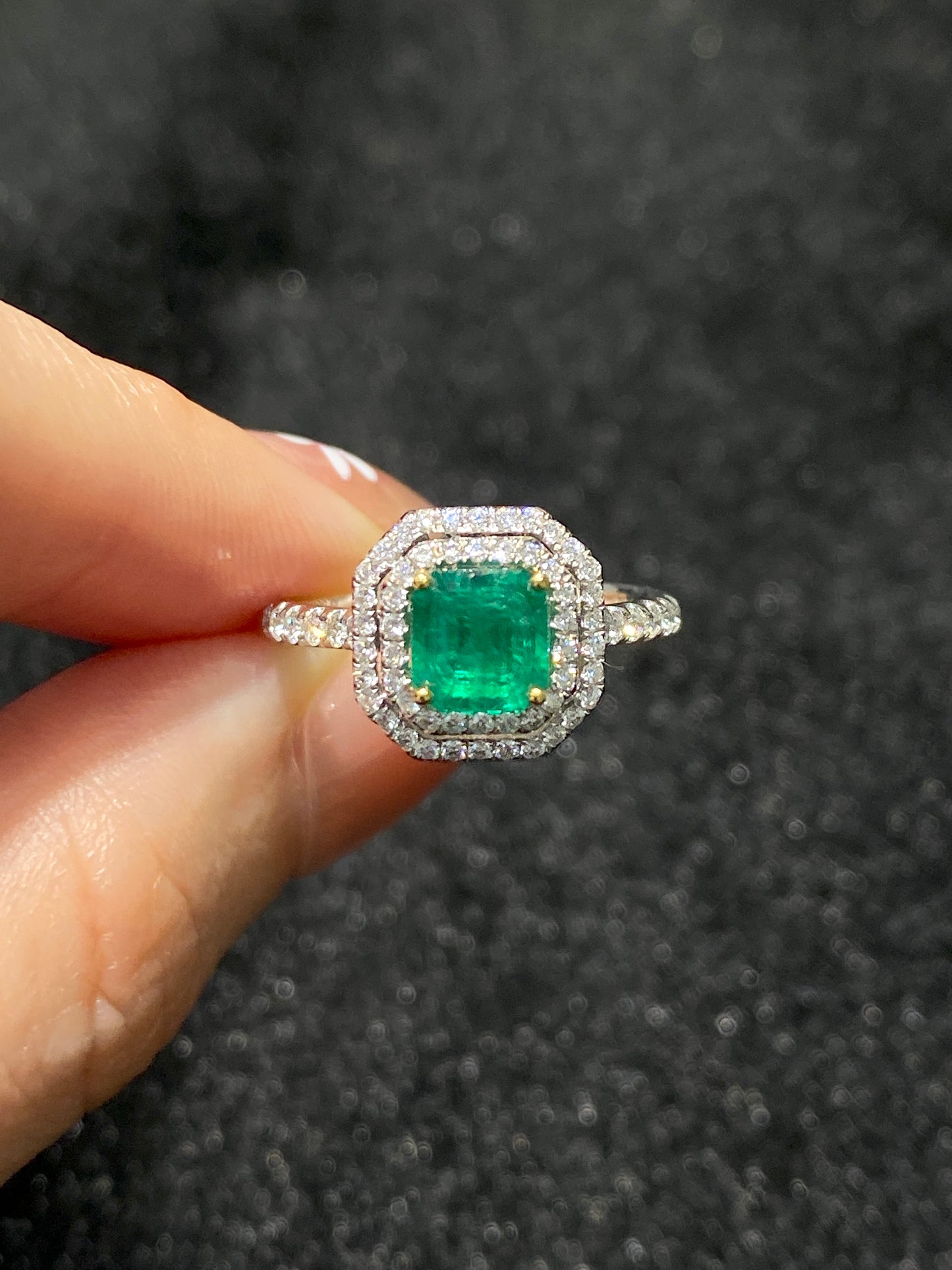 Natural Colombian Emerald 0.96ct Ring