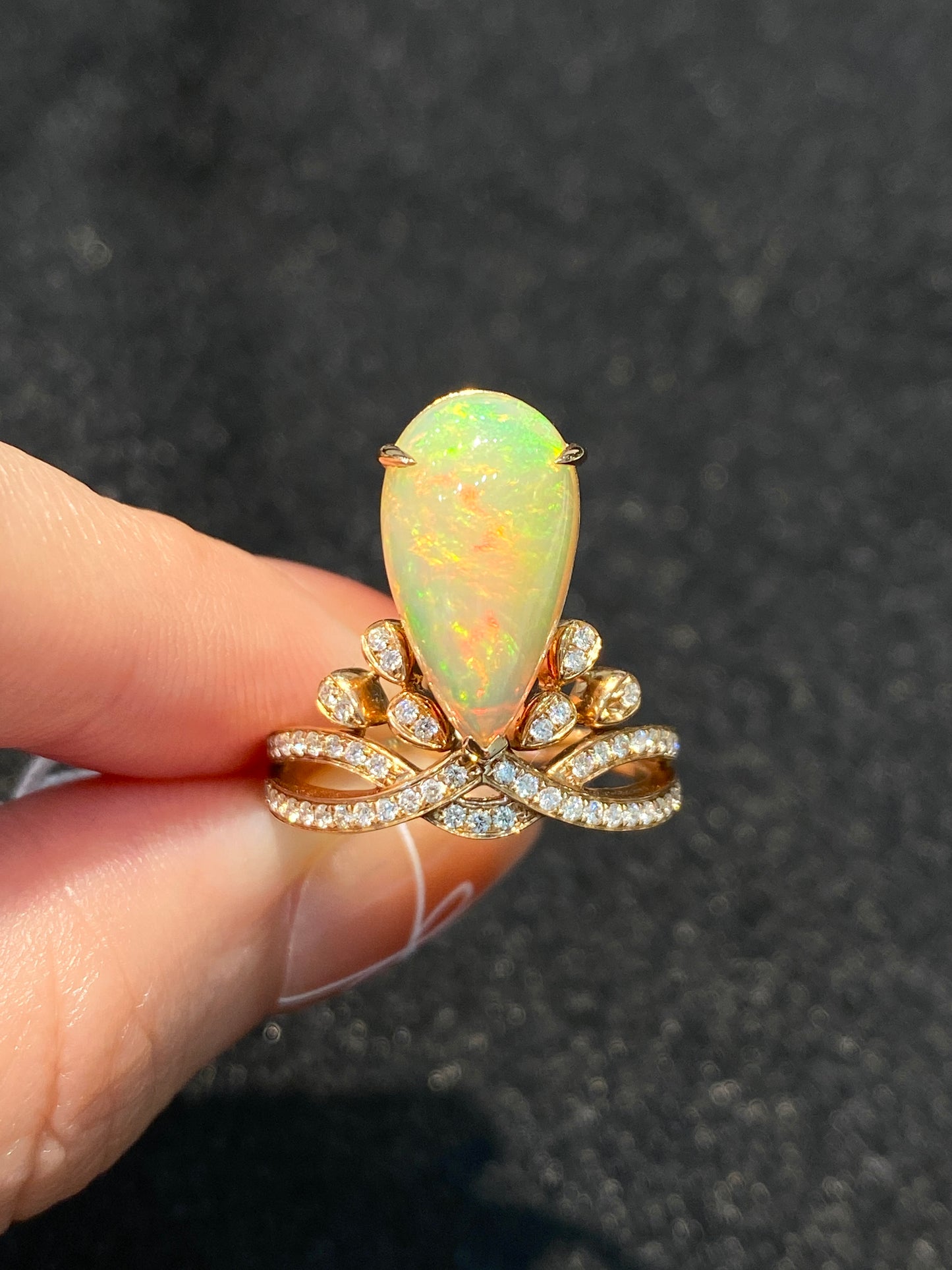Natural Opal 2.75ct Ring