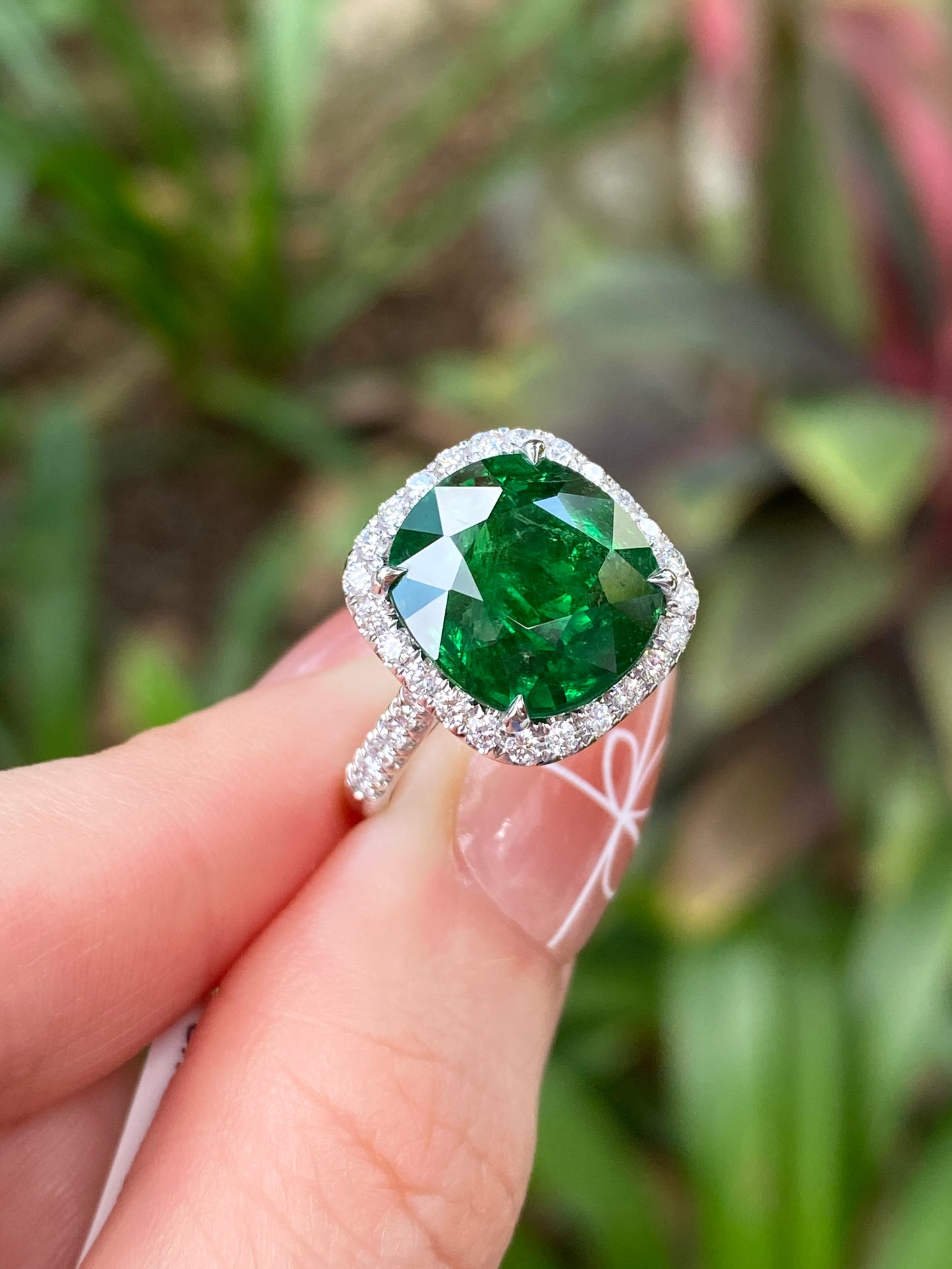 Natural Tsavorite Green Garnet 7.63ct Ring