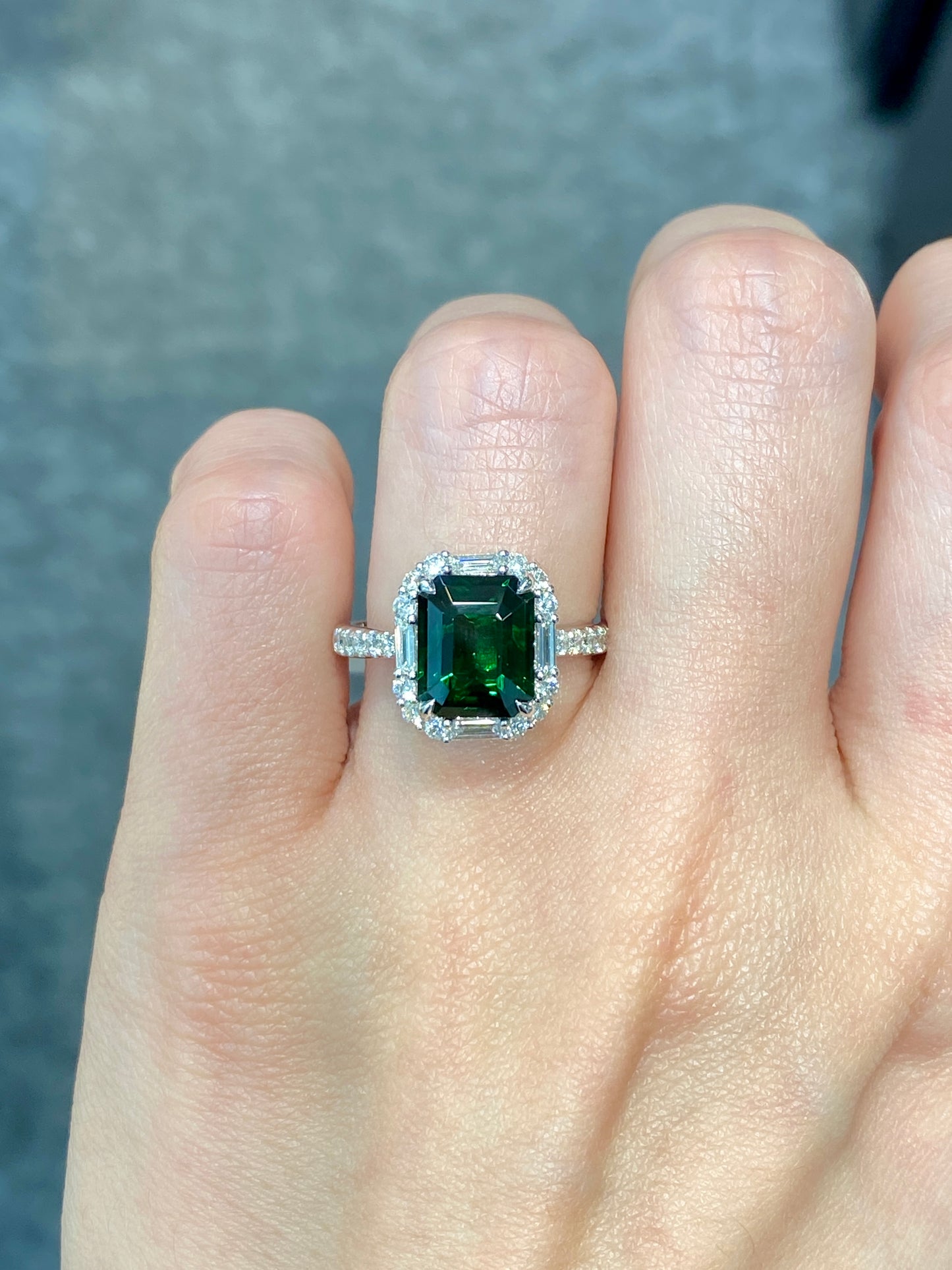 Natural Green Garnet Tsavorite 3.35ct Ring