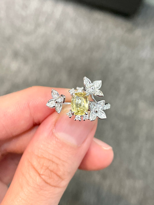 Natural Unheated Yellow Sapphire 1.03ct Ring set with natural diamond in 18k white gold Fine Jewellery