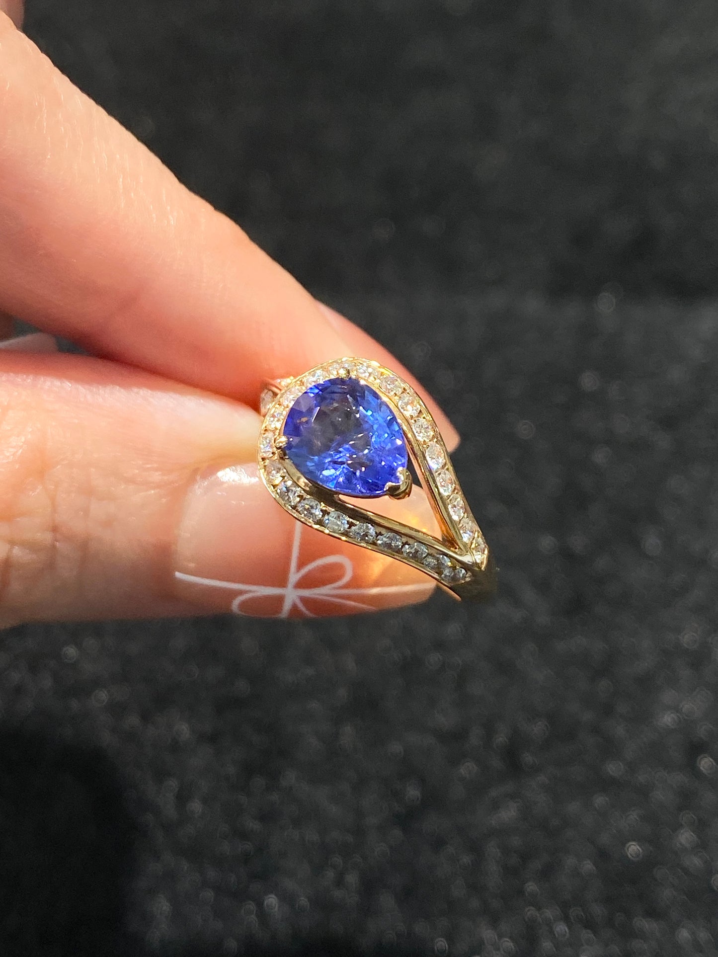 Natural Unheated Cornflower Blue Sapphire 1.68ct Ring