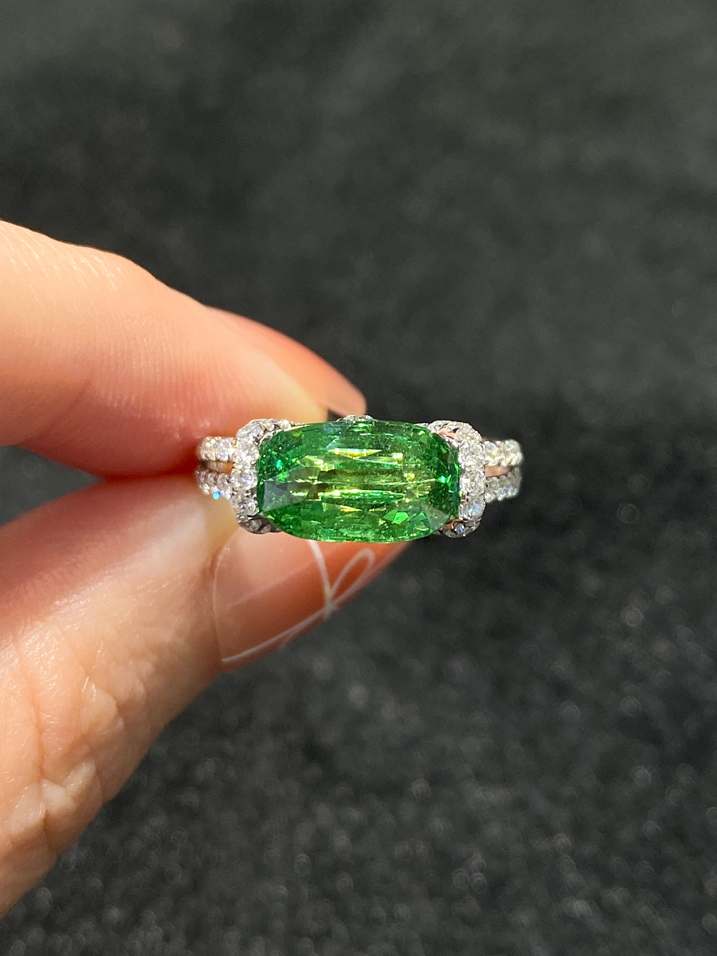 Natural Green Garnet Tsavorite 3.10ct Ring