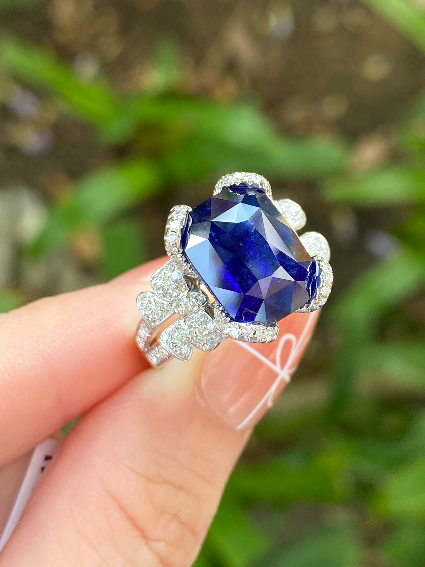 Natural Royal Blue Sapphire 8.41ct Ring