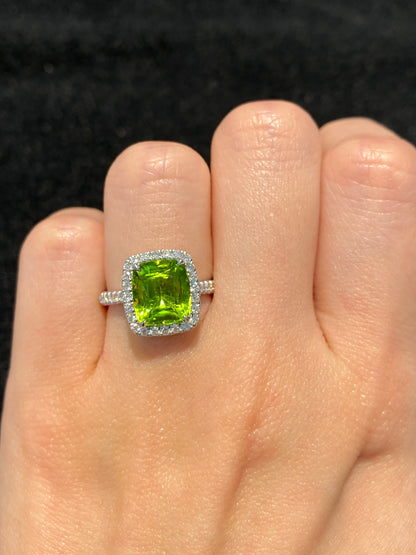 Natural Peridot 3.21ct Ring