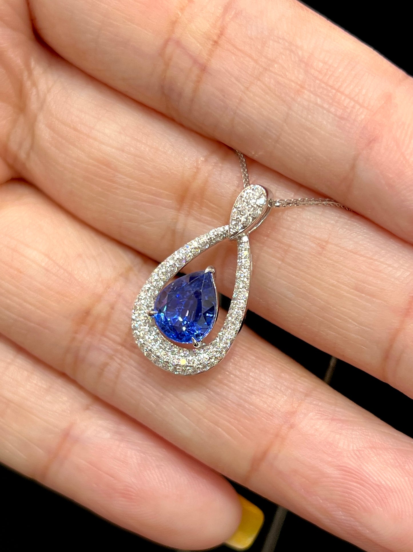 Natural Blue Sapphire Necklace 1.93ct