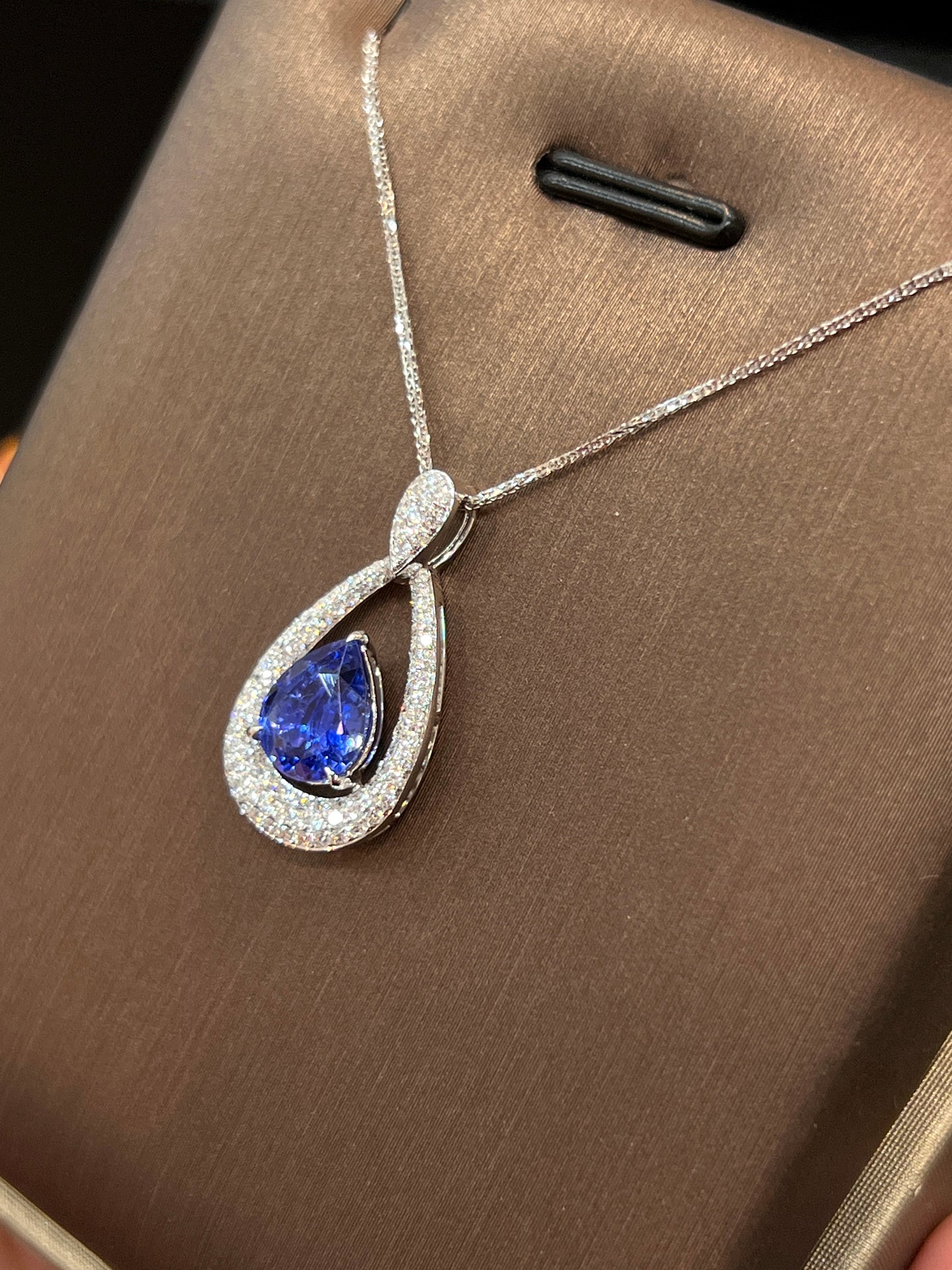 Natural Blue Sapphire Necklace 1.93ct