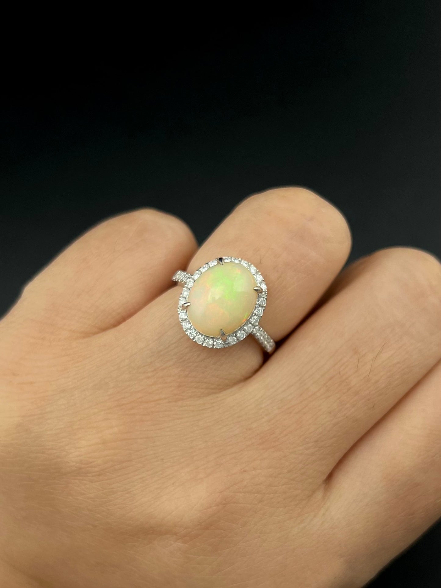 Natural Opal 3.09ct Ring