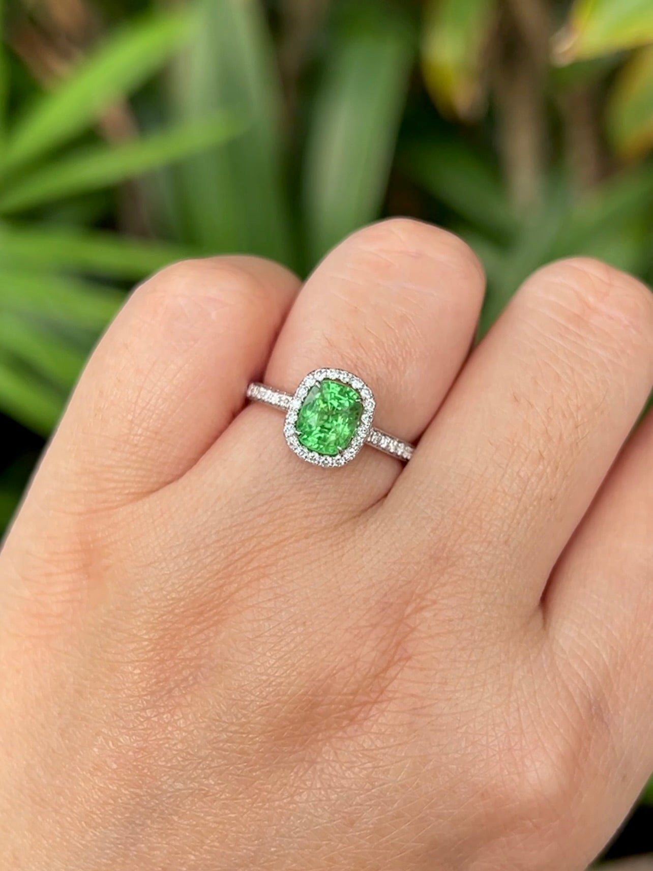 Natural Green Garnet Tsavorite 1.41ct Ring