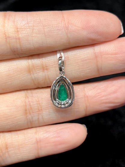 Natural Colombian Emerald 0.80ct Pendant