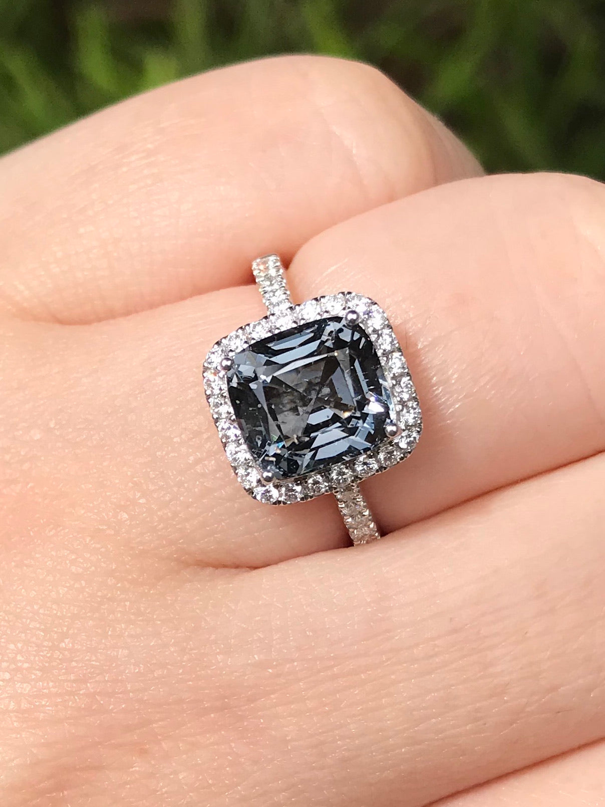 Grey Spinel Ring 2.86ct