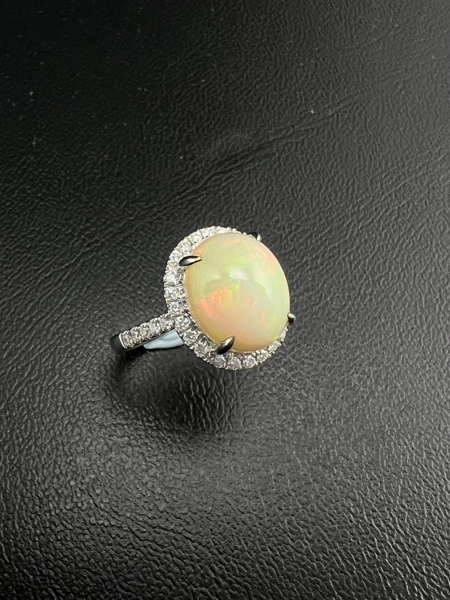 Natural Opal 3.09ct Ring