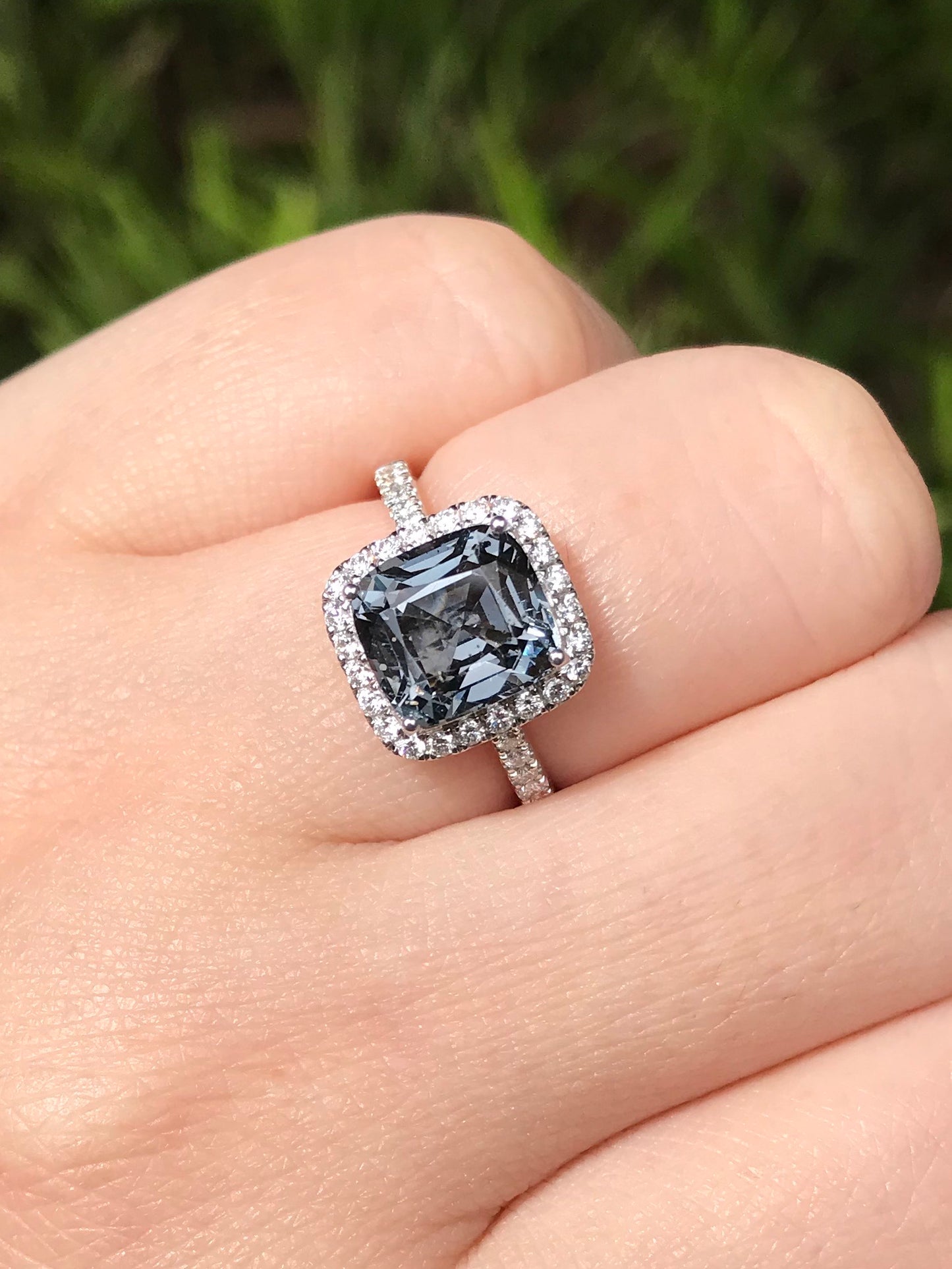 Grey Spinel Ring 2.86ct