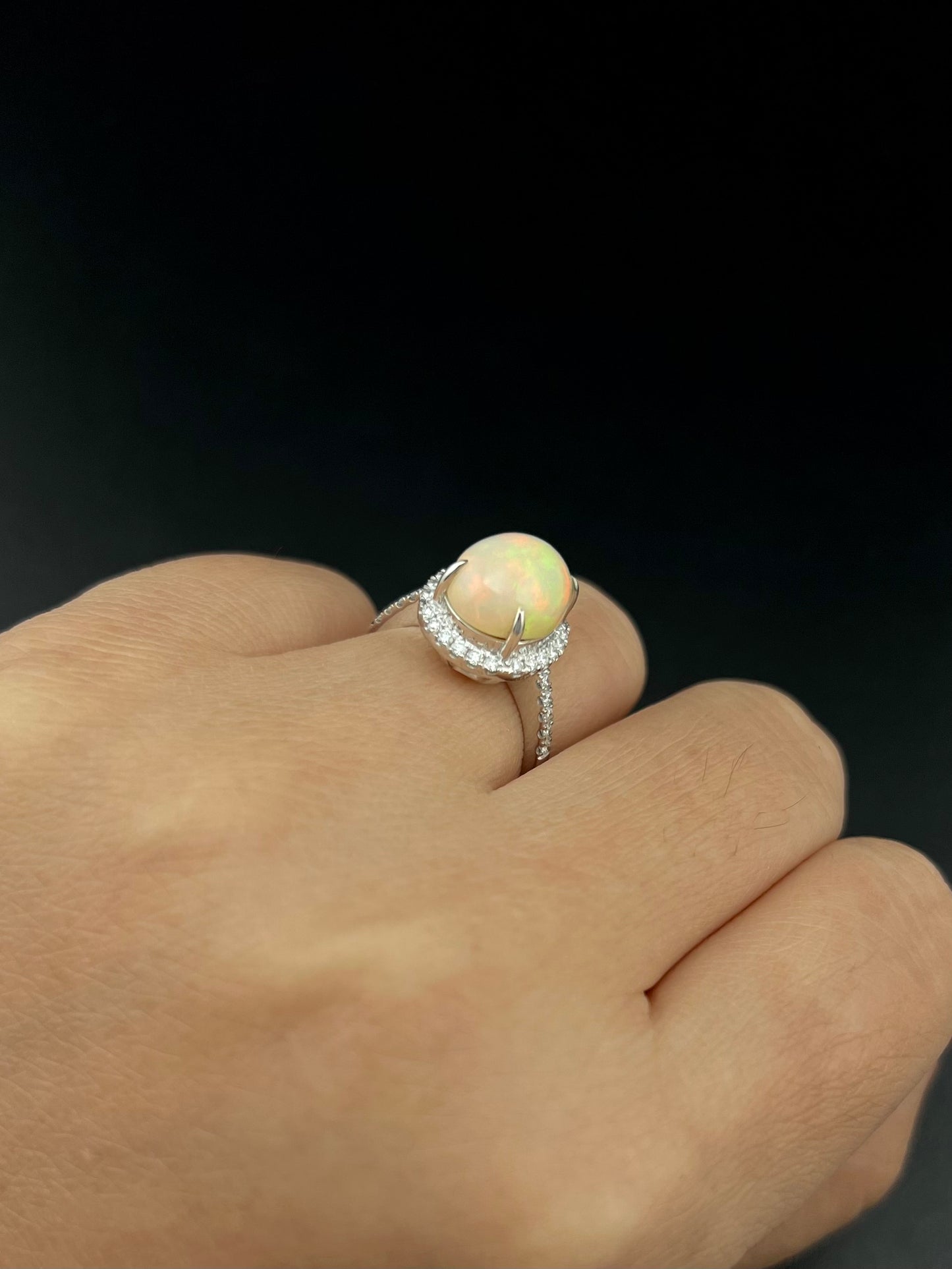 Natural Opal 3.09ct Ring