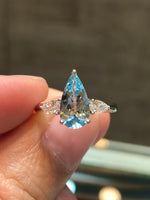 Natural Aquamarine 1.34ct ring set with Natural Diamond in 18K White Gold Gemstone Fine Jewellery Singapore