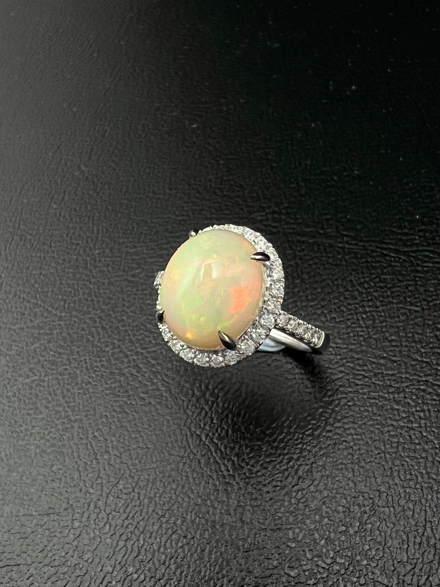 Natural Opal 3.09ct Ring