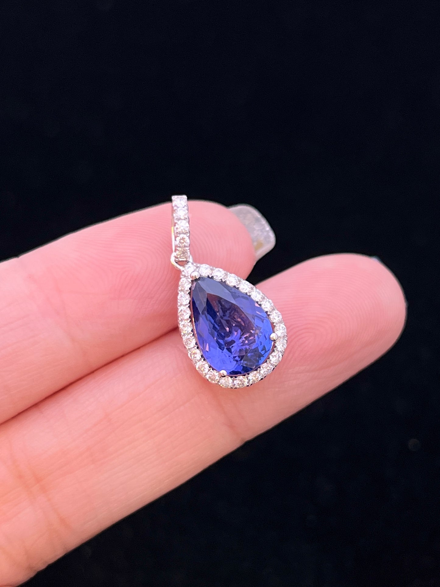 Natural Tanzanite 2.9ct Pendant