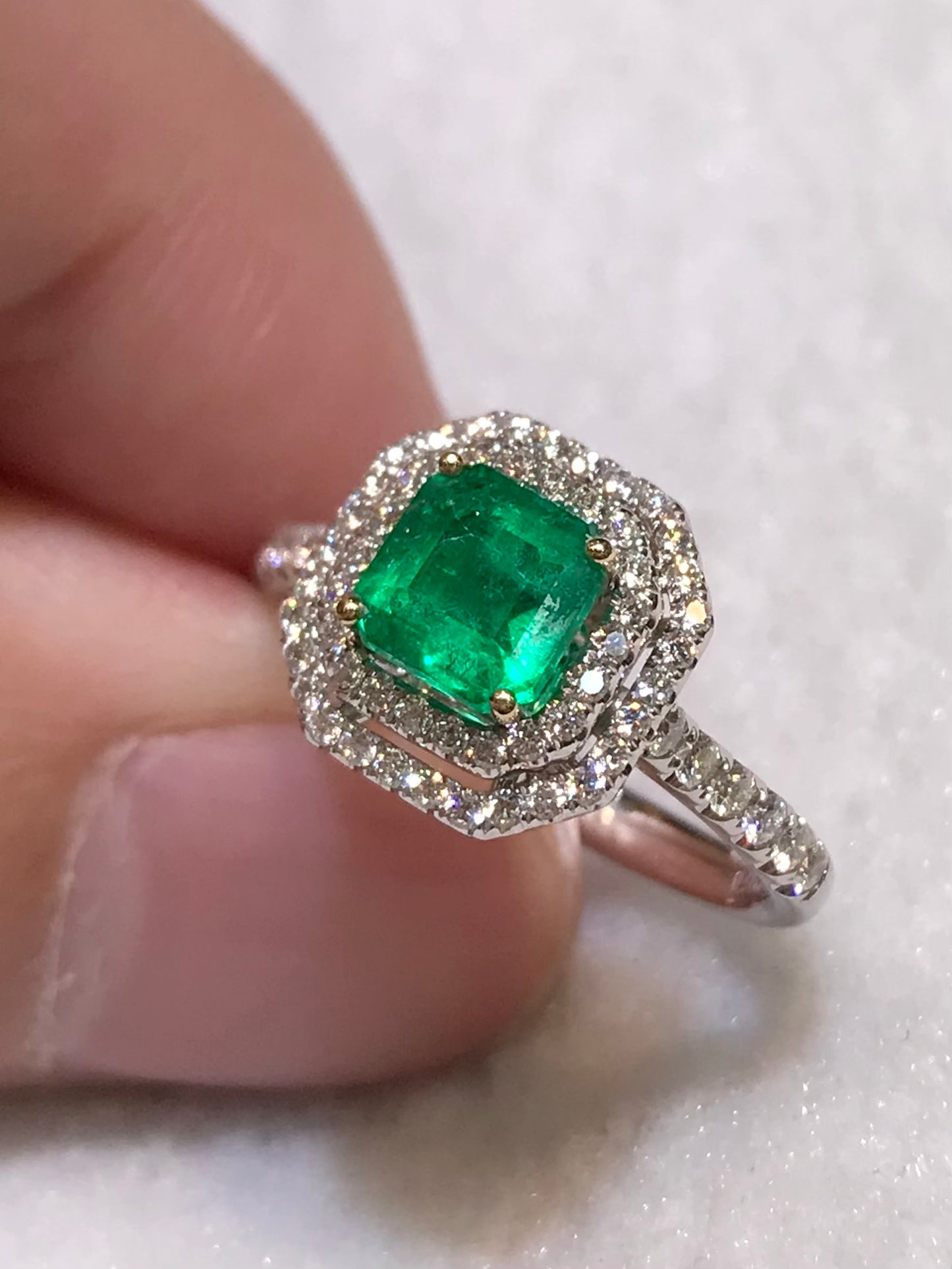 Natural Colombian Emerald 0.96ct Ring